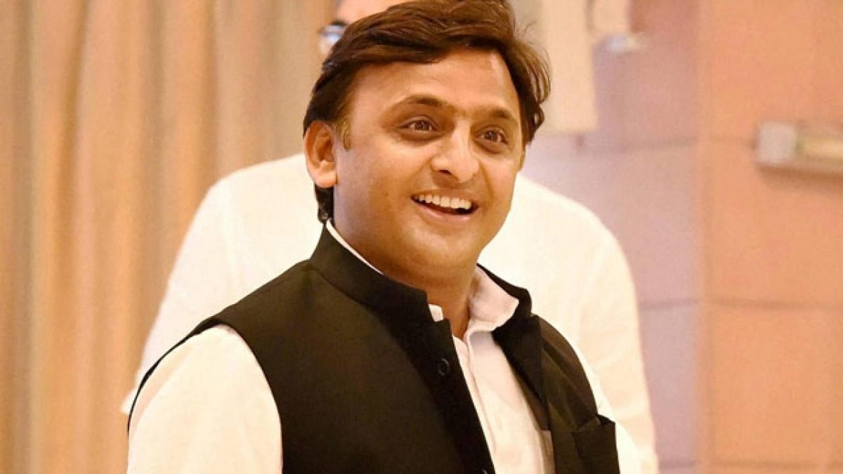 Akhilesh Yadav’s supporters protest demanding his reinstatement as UP state president