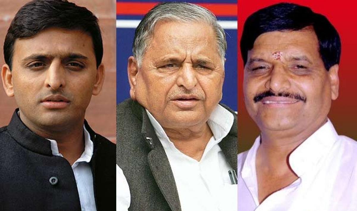 All is well with Samajwadi Party as Shivpal, Akhilesh visit Mulayam Singhs residence