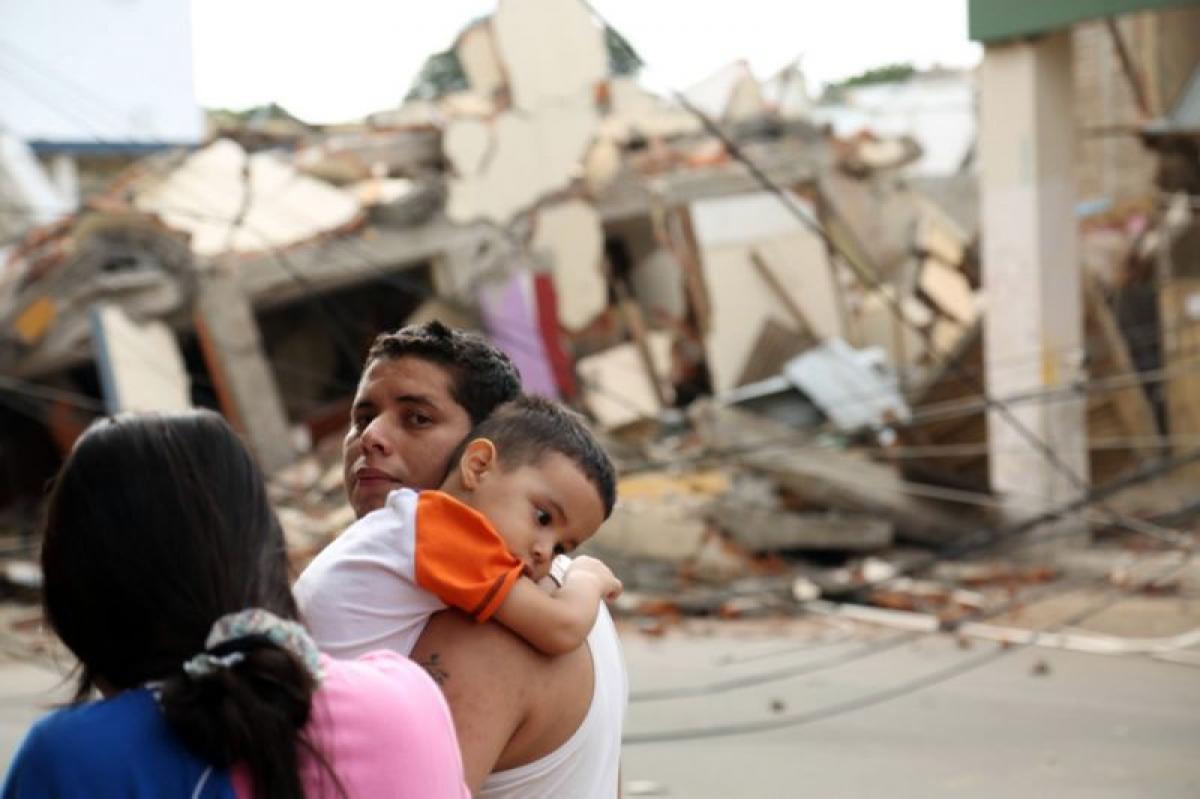 Ecuador earthquake: Death toll reaches 235, rescuers dig for victims under rubbles