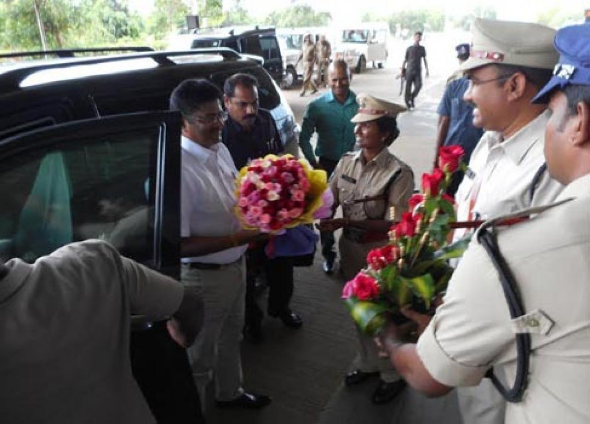 DGP reviews law and order in East Godavari district