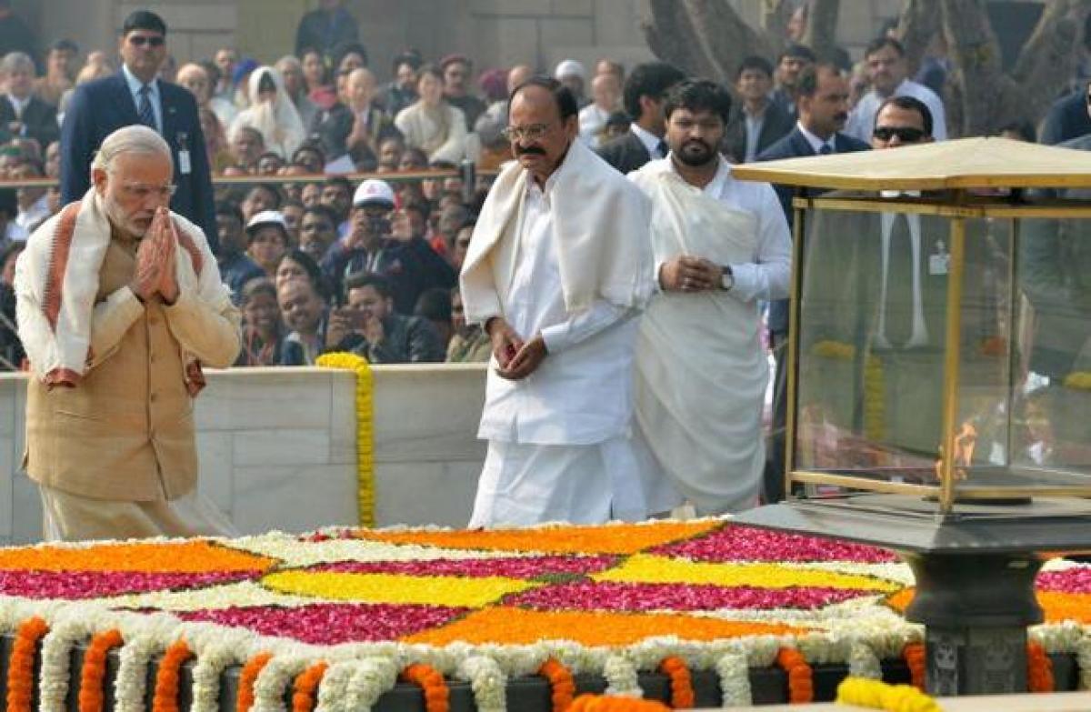 Modi pays tribute to Mahatma Gandhi on his death anniversary