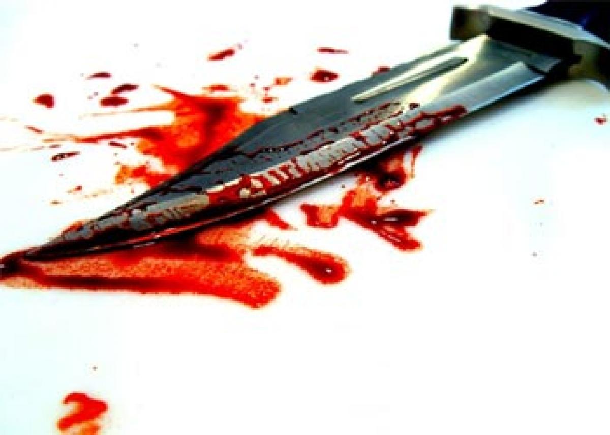 Man slits wife’s throat, ends life.