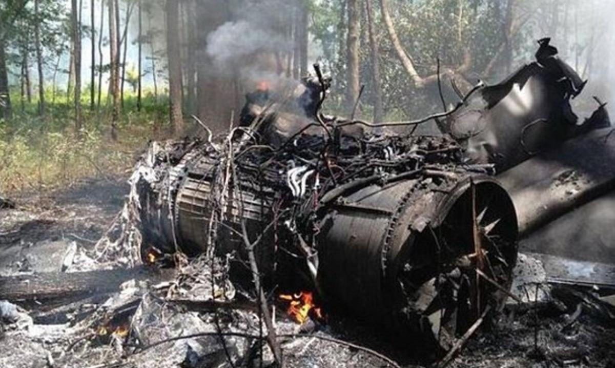 Two people killed in US F-16 jet, civilian plane collision