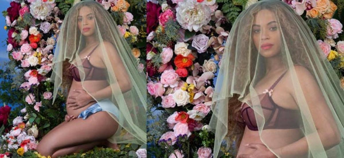 Pregnant Beyoncé breaks internet with announcement