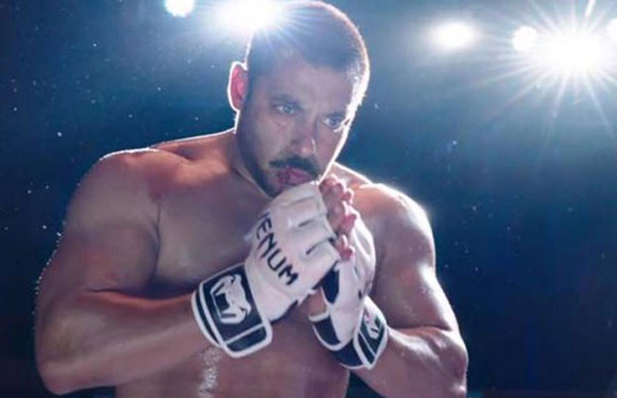 Sultan captures hearts with Salmans aura, persona and emotional quotient