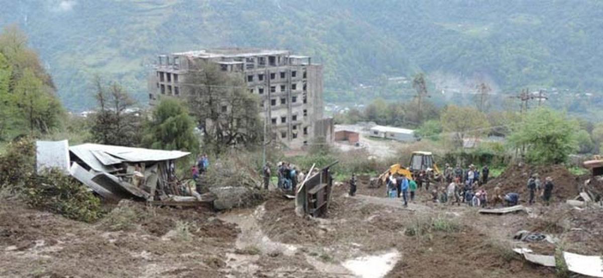 Arunachal Pradesh landslides kills 10 people.