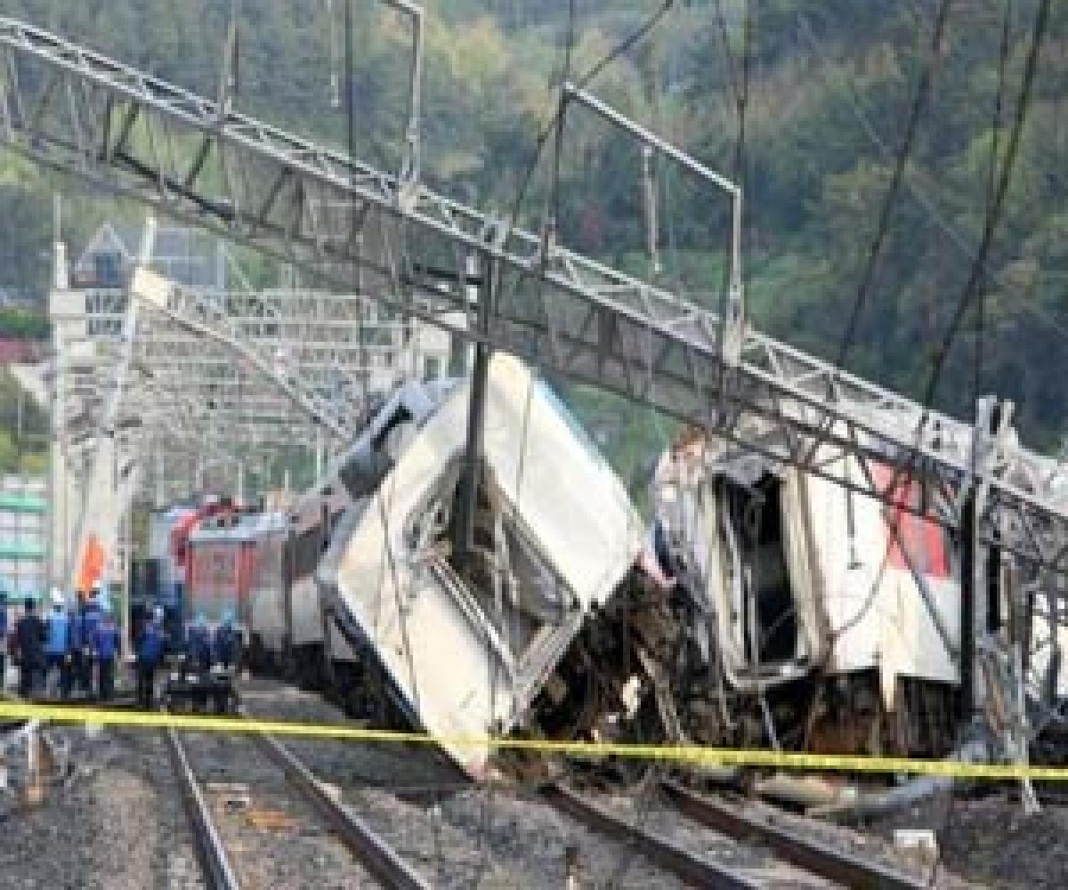 South Korea passenger train derails, kills one