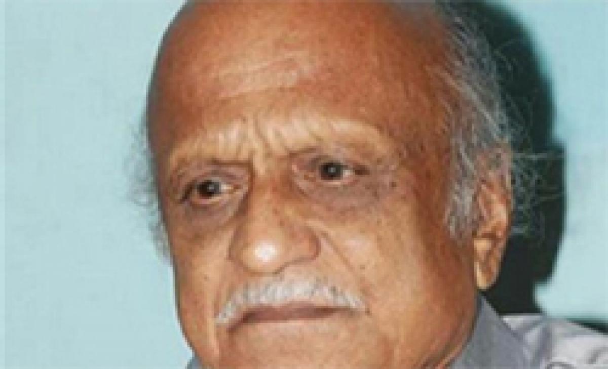 Ex-Hampi University Vice Chancellor MM Kalburgi shot dead in Dharwad