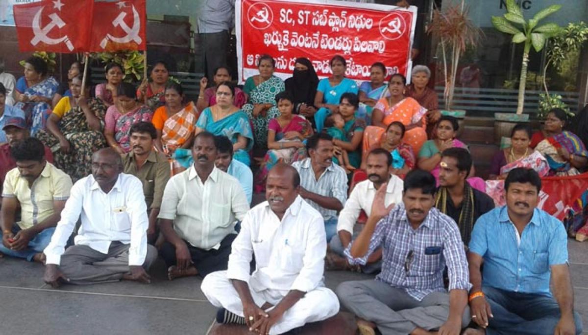 CPM leaders stage dharna at MCN