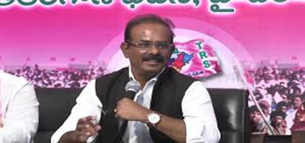 TRS MP resents Komati’s remarks against KCR