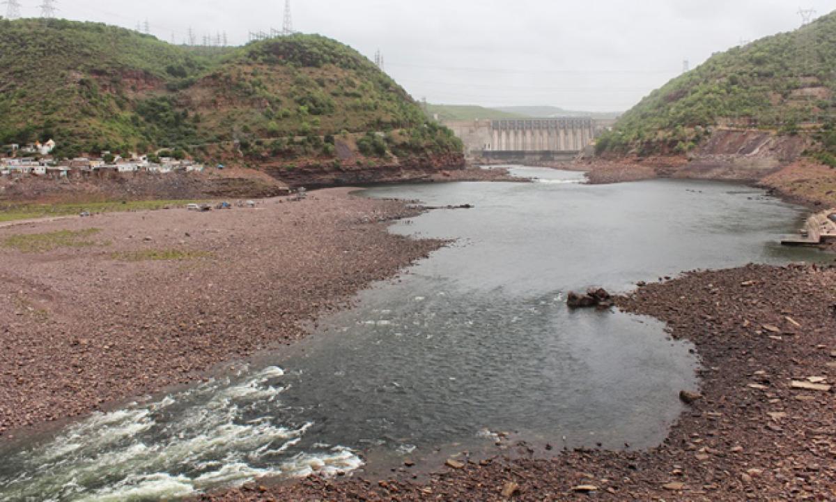 Failed monsoon in AP, Telangana makes Krishna dams dry