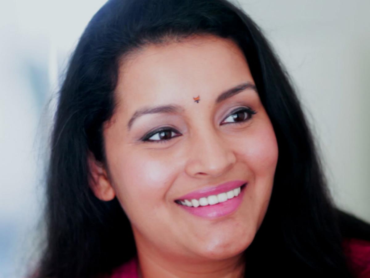 Renu Desai on playing Pawans role in real life on Fathers Day