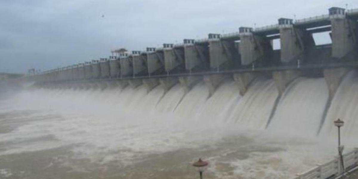 SC directed Karnataka 6,000 cusecs of water to Tamil Nadu, Overriding Cauvery Panel order