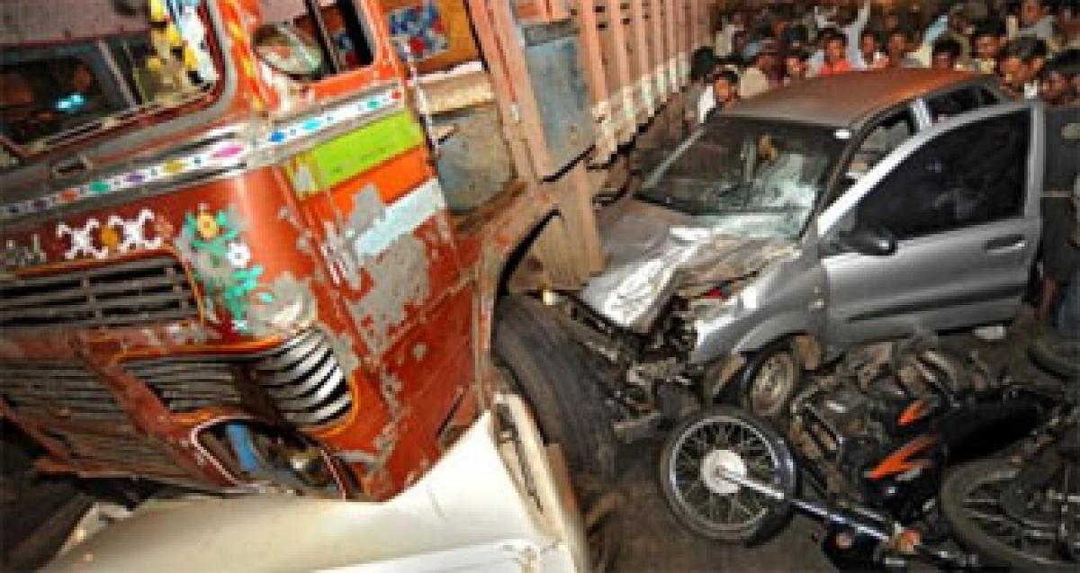 Three killed in road accident in West Godavari 