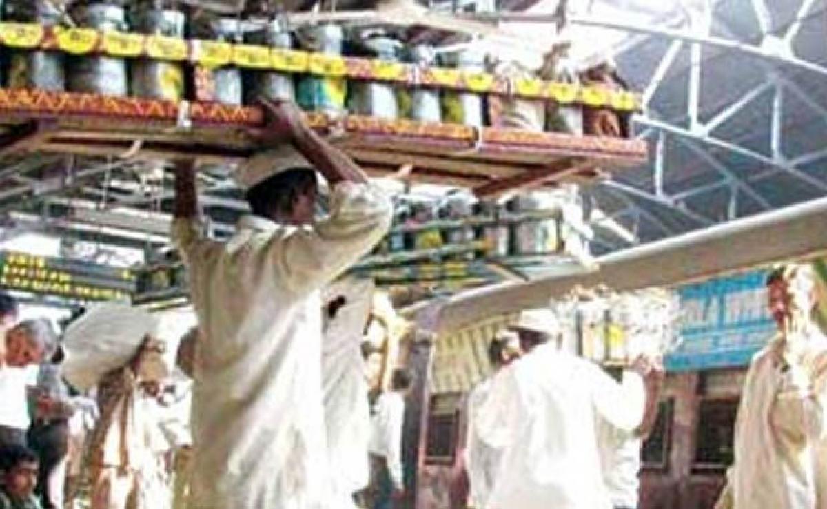 Affix Cleanliness Messages On Tiffins: Centre Requests Dabbawalas