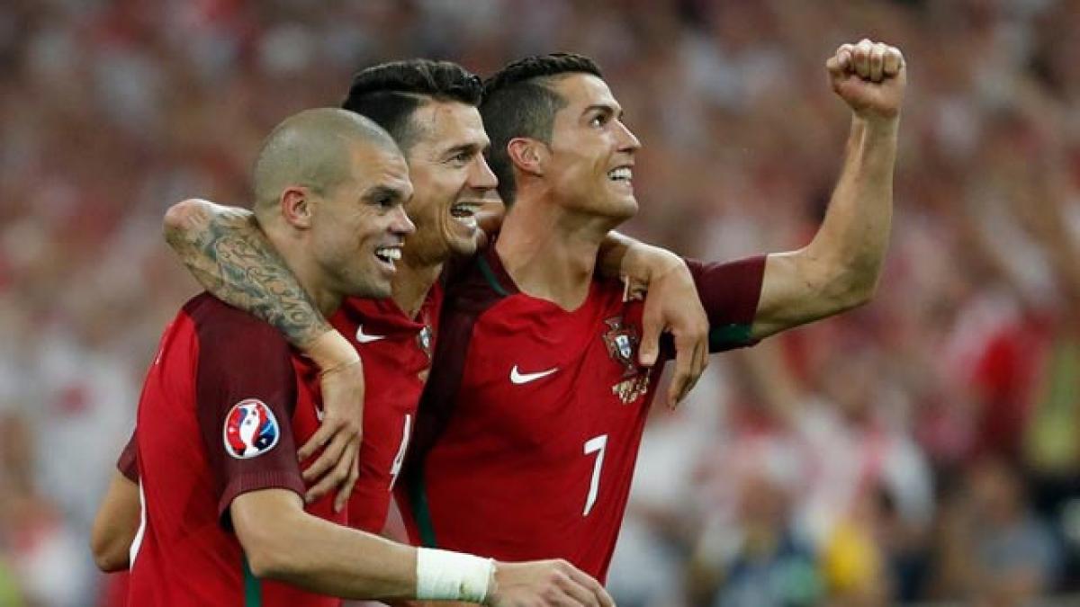 Euro 2016: Portugal beat Poland on penalties