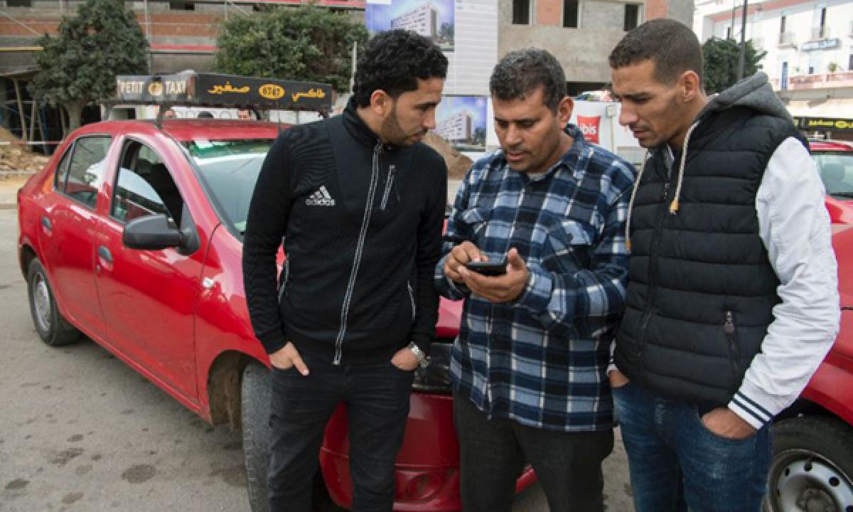 Morocco cabbies trap Uber taxis