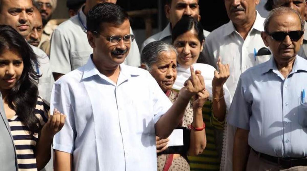 Delhi votes in municipal polls, Kejriwal cast franchise