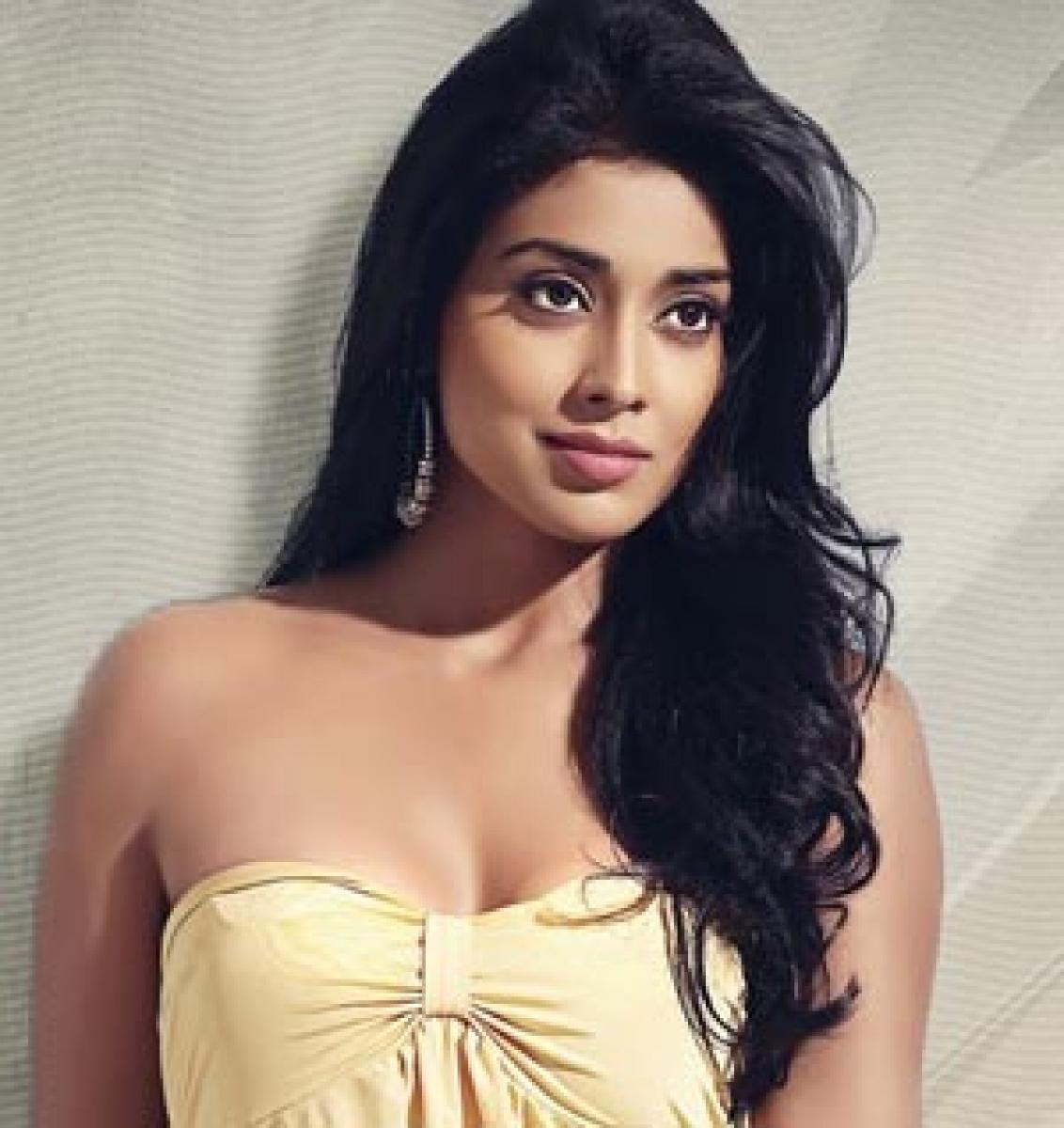 Shriya to work on her diction