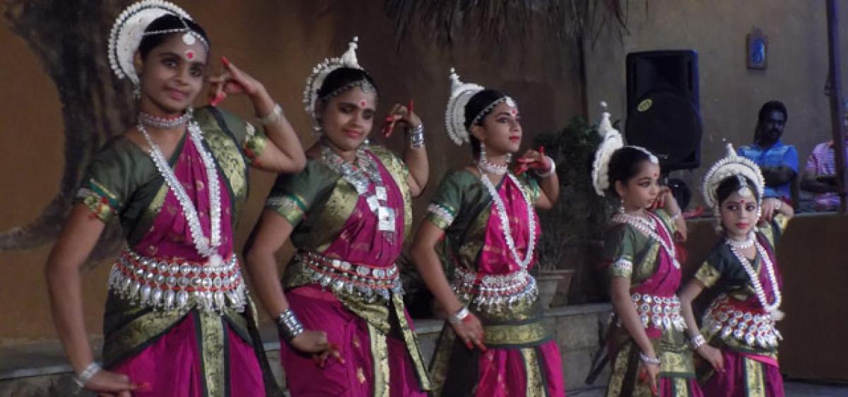 Vibrant dance by youngsters