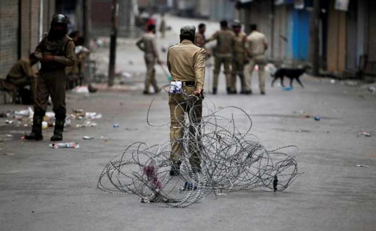 Listen to the voices of agitating Kashmiris: 17-year-old pleads Modi