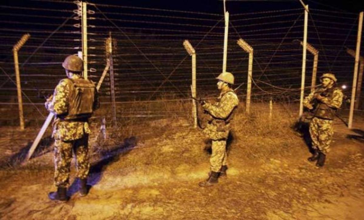 Pakistan attacks BSF posts with mortar bombs