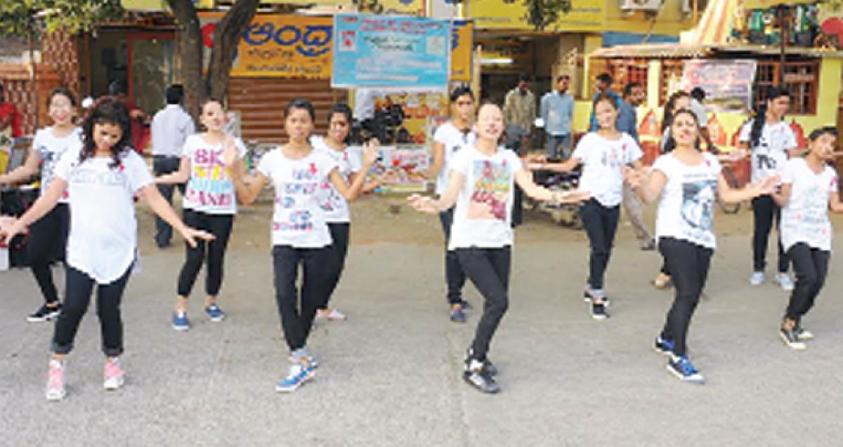 Flash mob to create awareness on AIDS