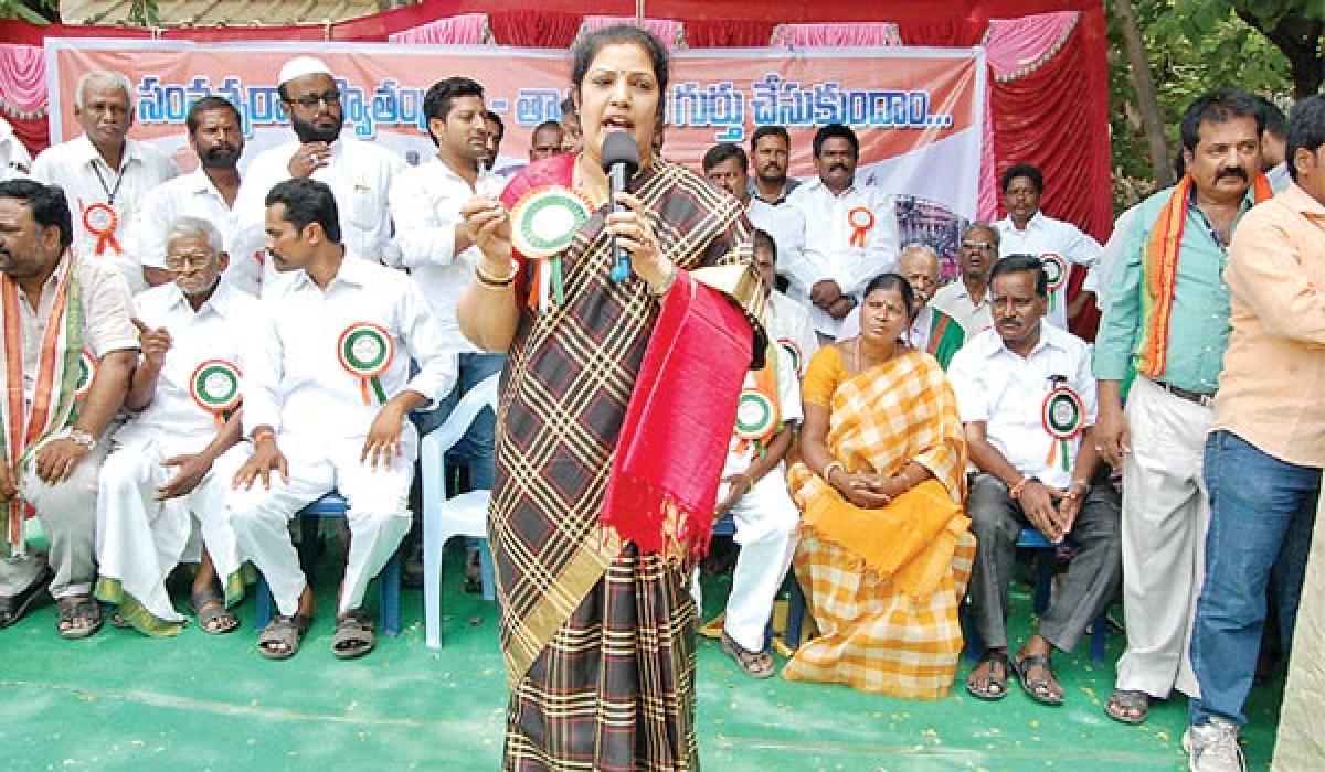 Teach patriotism to kids: Purandeswari