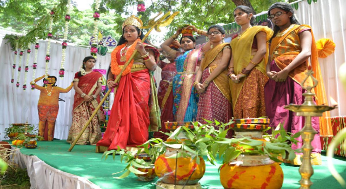Nasr brings alive Telangana culture