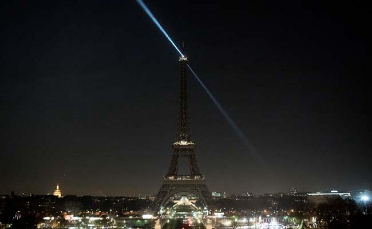 Paris Stands With London, By Dimming Eiffel Tower From Midnight