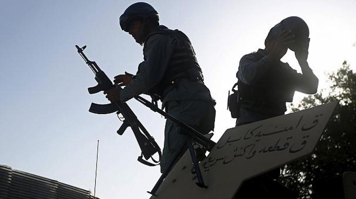 Afghan parliament attacked by Taliban