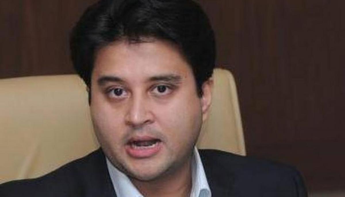 Man dies after being run over by Jyotiraditya Scindias car in Kerala