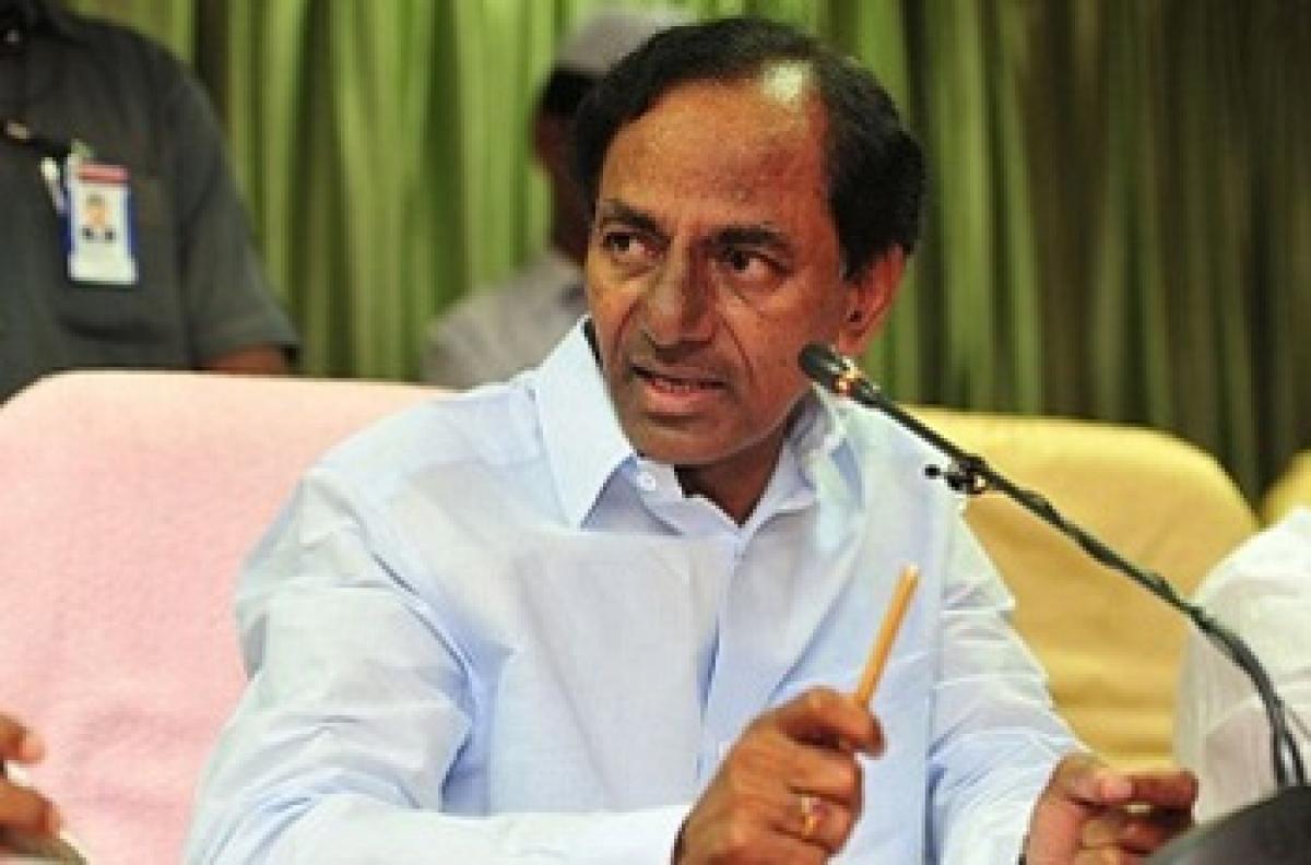 5 lakh accident cover for Gowdas, says KCR