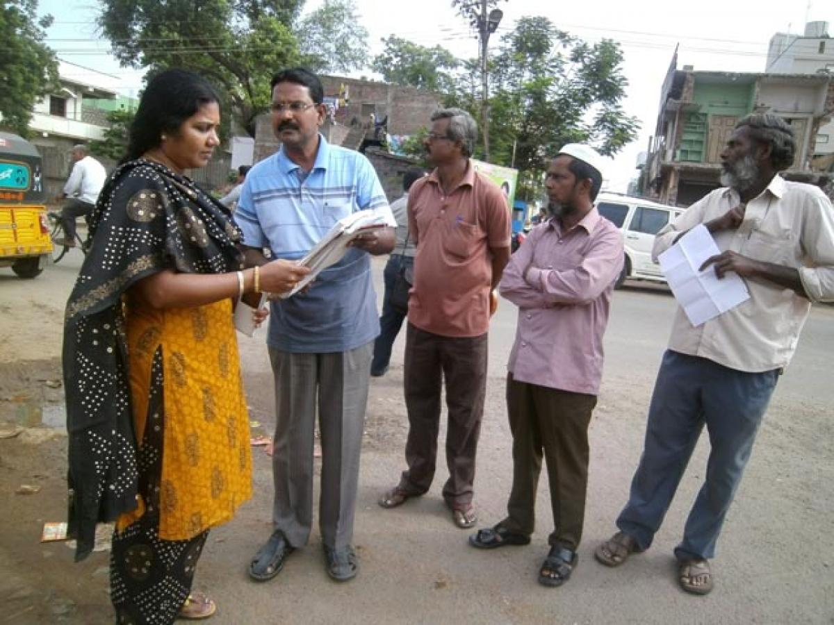 Commissioner Monitors City Hygiene