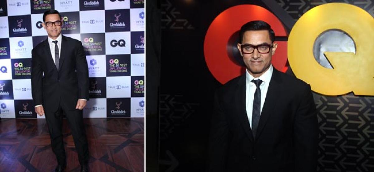 Aamir Khan goes nerdy for Delhi night out