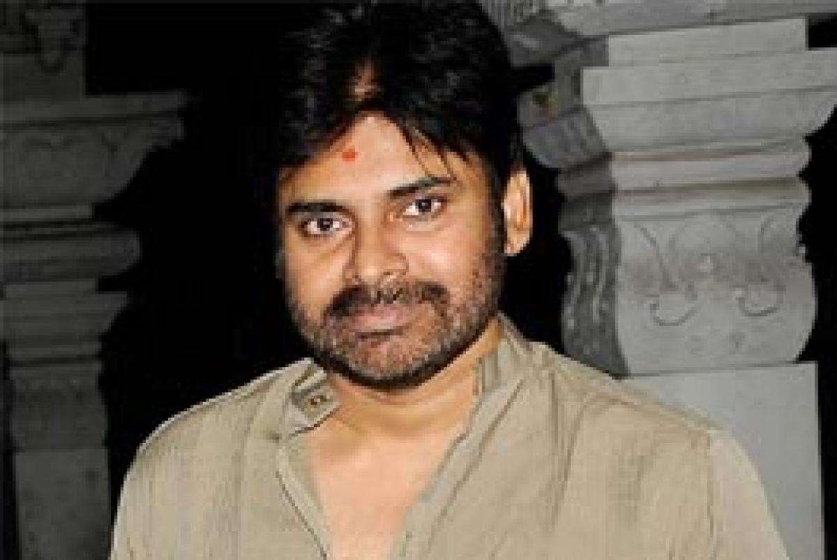 Pawan Kalyan donates 2 lakh to Muni Kamakoti family