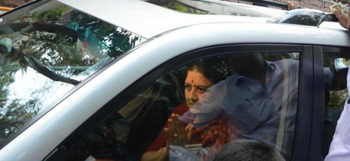 Sasikala in Bengaluru to surrender