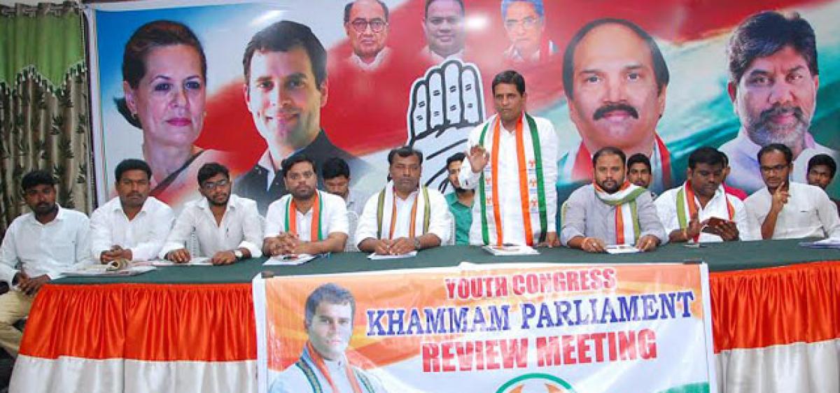 Youth Congress alleges KCR of dividing people on caste basis