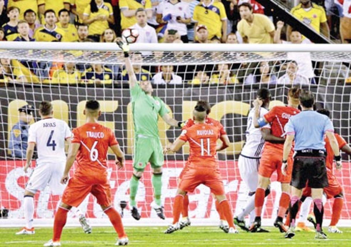 Colombia reach Copa semis