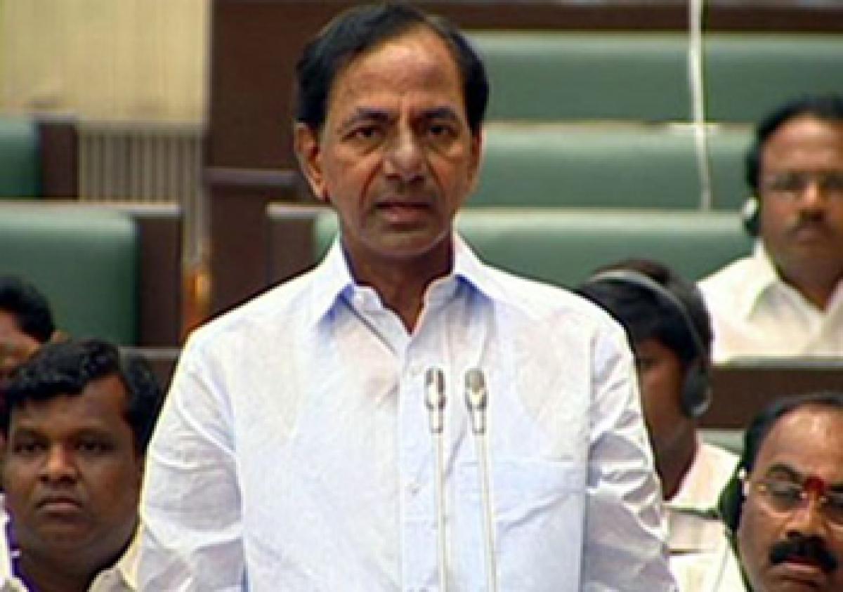 KCR lashes out Congress, MIM over varsity issues