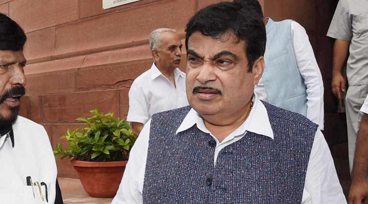 1.5 lakh people die in 5 lakh road accidents every year: Gadkari