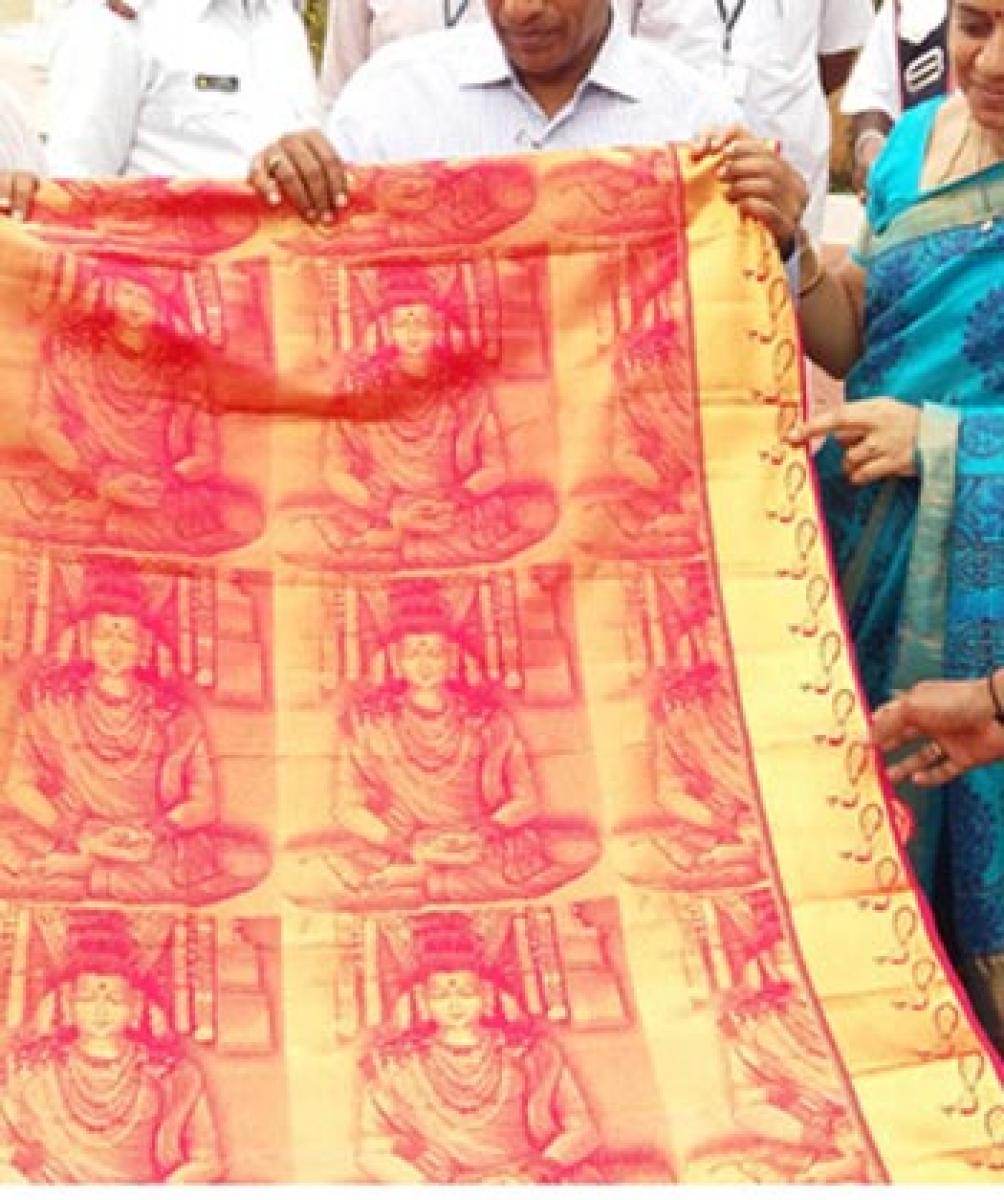 Silk sari worth 50,000 donated to Tirumala Tirupathi Dharmavaram