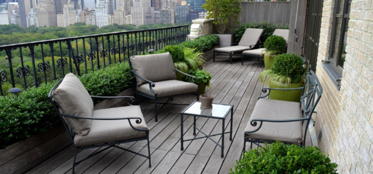 Creative ideas to make your  balcony garden more attractive