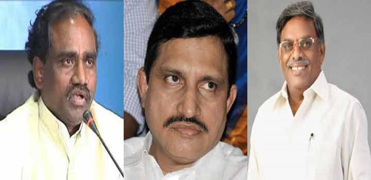 AP political leaders suffer a different stroke this summer