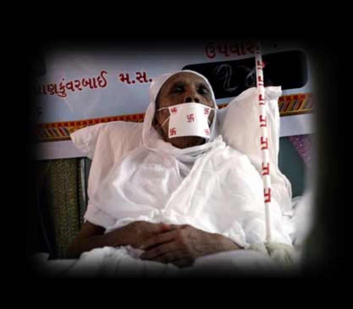Jain practice of Santhara amounts to suicide