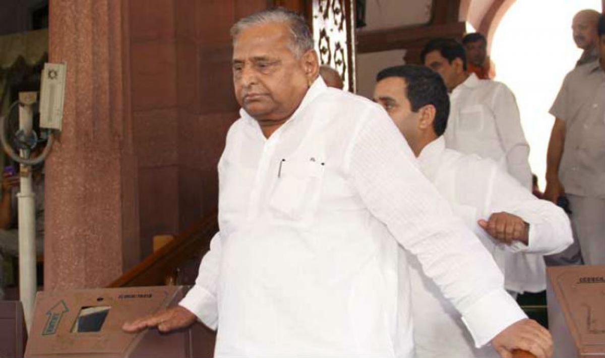 Mulayam Singh Yadav postpones SP National Convention