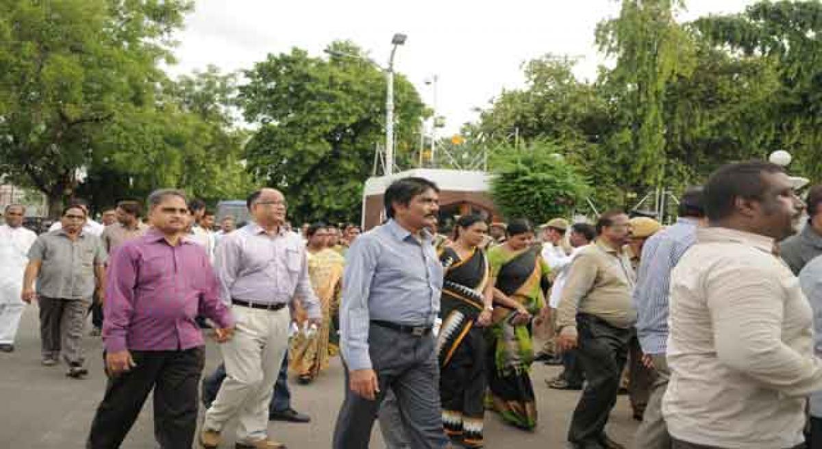 Telangana judges threaten to quit en masse