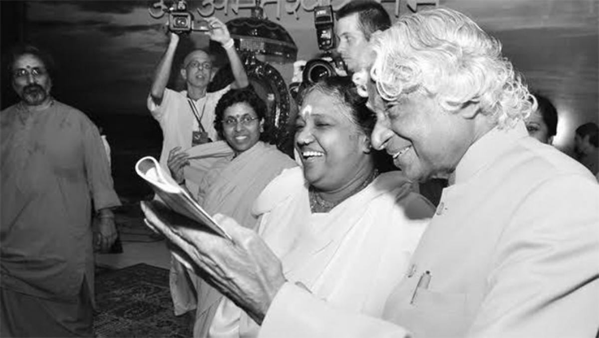 Mata Amritanandamayi and Dr. A.P.J. Abdul Kalam