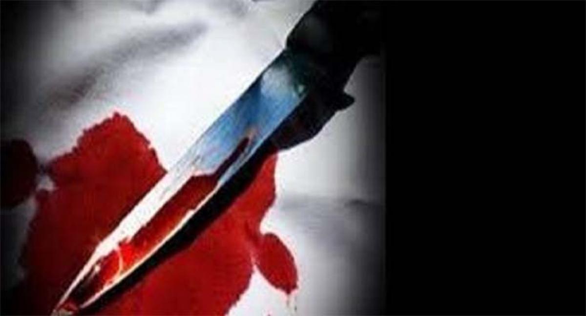 Jilted lover stabs girl to death in Mumbai