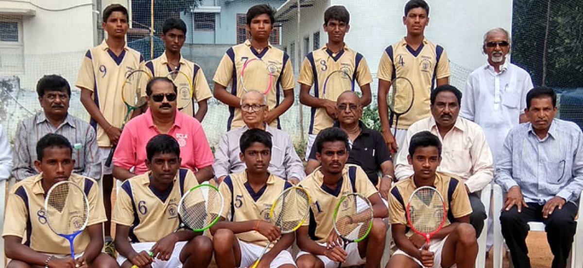 Warangal, Adilabad clinch titles